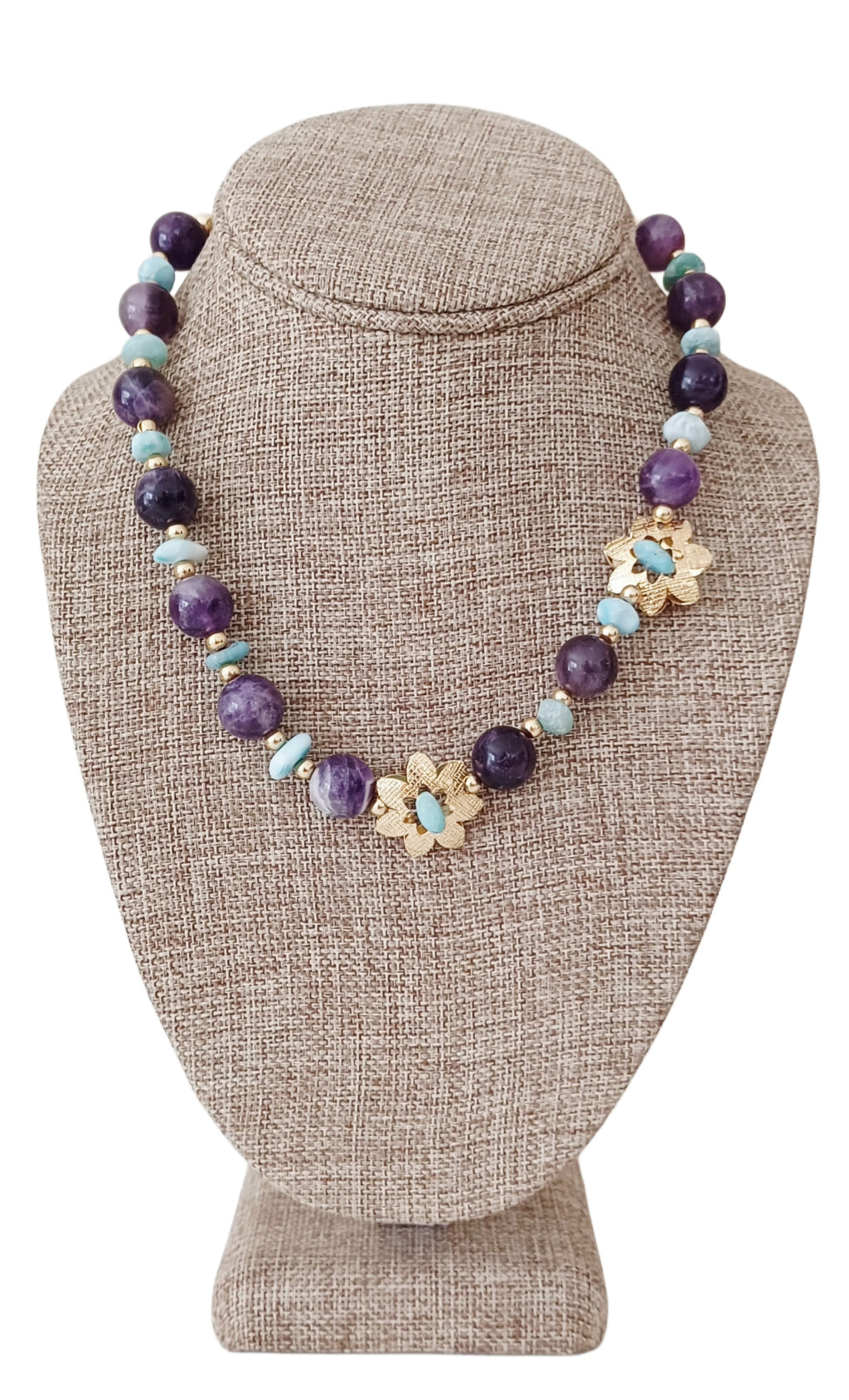 Collar floral de Amatista y chips de Larimar